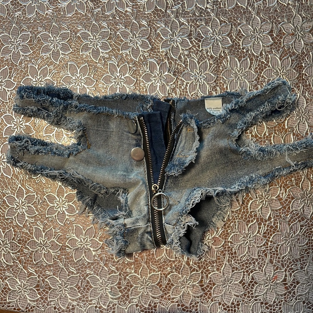 Mini shorts